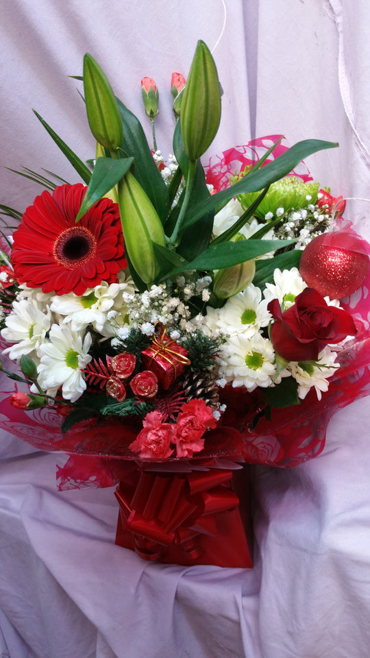 Christmas aqua box bouquet (1)