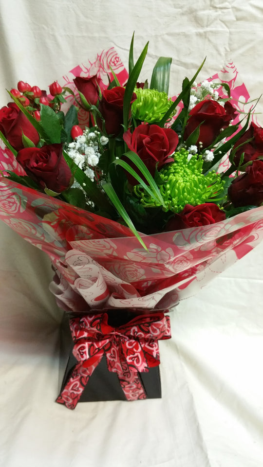 Valentine's Aqua Box Bouquet (3)